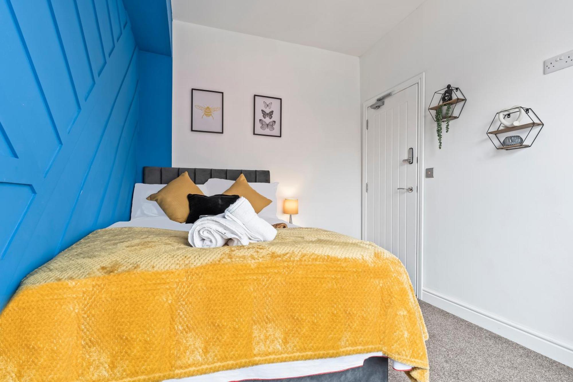 4 Bedroom, 2 Bath In Newcastle Town Centre Exterior photo