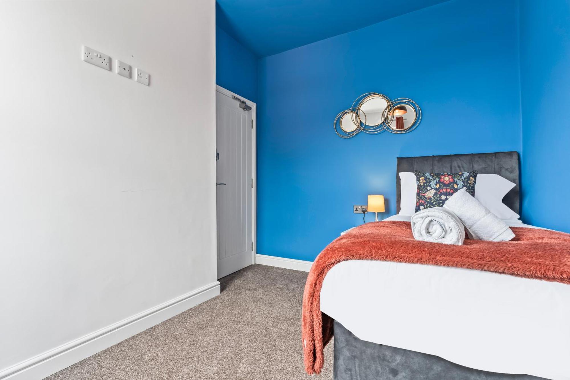 4 Bedroom, 2 Bath In Newcastle Town Centre Exterior photo